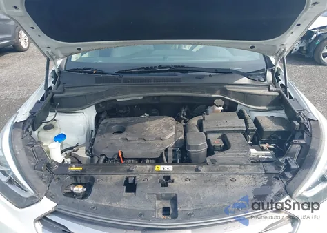 2017 Hyundai Santa Fe Sport 2.4L z USA, uszkodzony, nr VIN 5XYZUDLB3HG481822